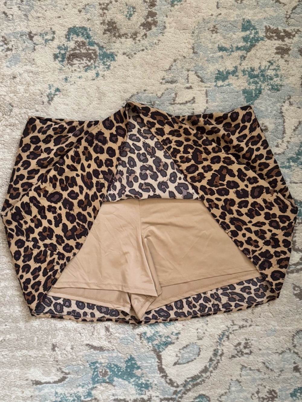 Women’s Abercrombie & Fitch Leopard Skort - Picture 2 of 4